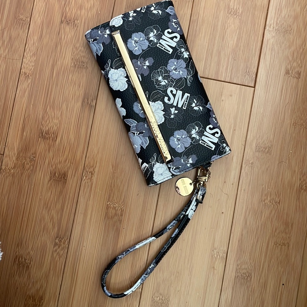 Steve Madden wallet great used condition black grey magnolia gold